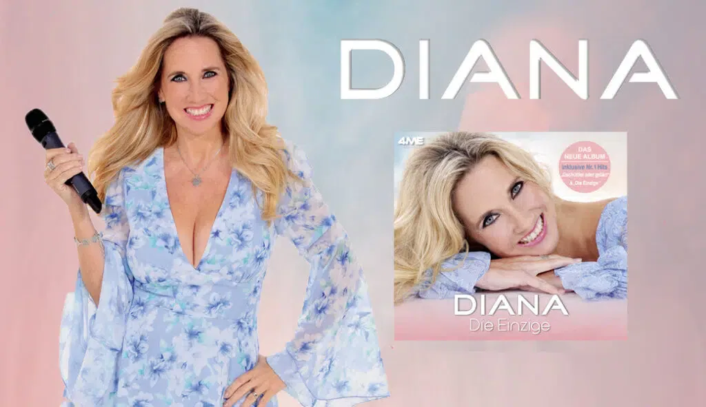 Eine lächelnde Frau in einem hellblauen geblümten Kleid hält ein Mikrofon und verkörpert die perfekte musikalische Partnerin. Neben ihr ist ein Albumcover zu sehen, das sie lächelnd liegend zeigt, mit dem Text DIANA Die Einzige und DIANA in großen Buchstaben am oberen Rand.