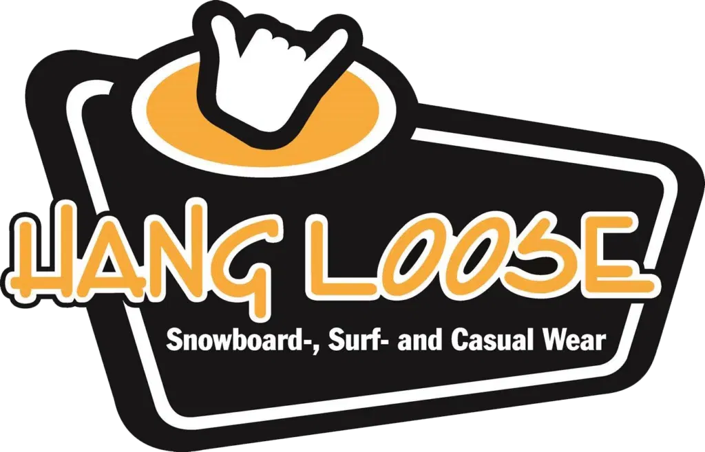 Logo mit einer Hand, die das Shaka-Zeichen über den Worten Hang Loose in fetter, stilisierter Schrift macht. Darunter steht Partner for Snowboard-, Surf- and Casual Wear auf schwarzem und orangem Hintergrund.