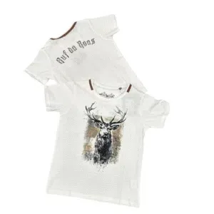 Es werden zwei weiße T-Shirts gezeigt. Eines zeigt auf der Vorderseite eine detaillierte schwarz-braune Grafik eines Hirschkopfes, das andere zeigt die Rückseite mit dem Schriftzug Ruf du Bois in einer stilisierten Schriftart in der Nähe des Kragens.